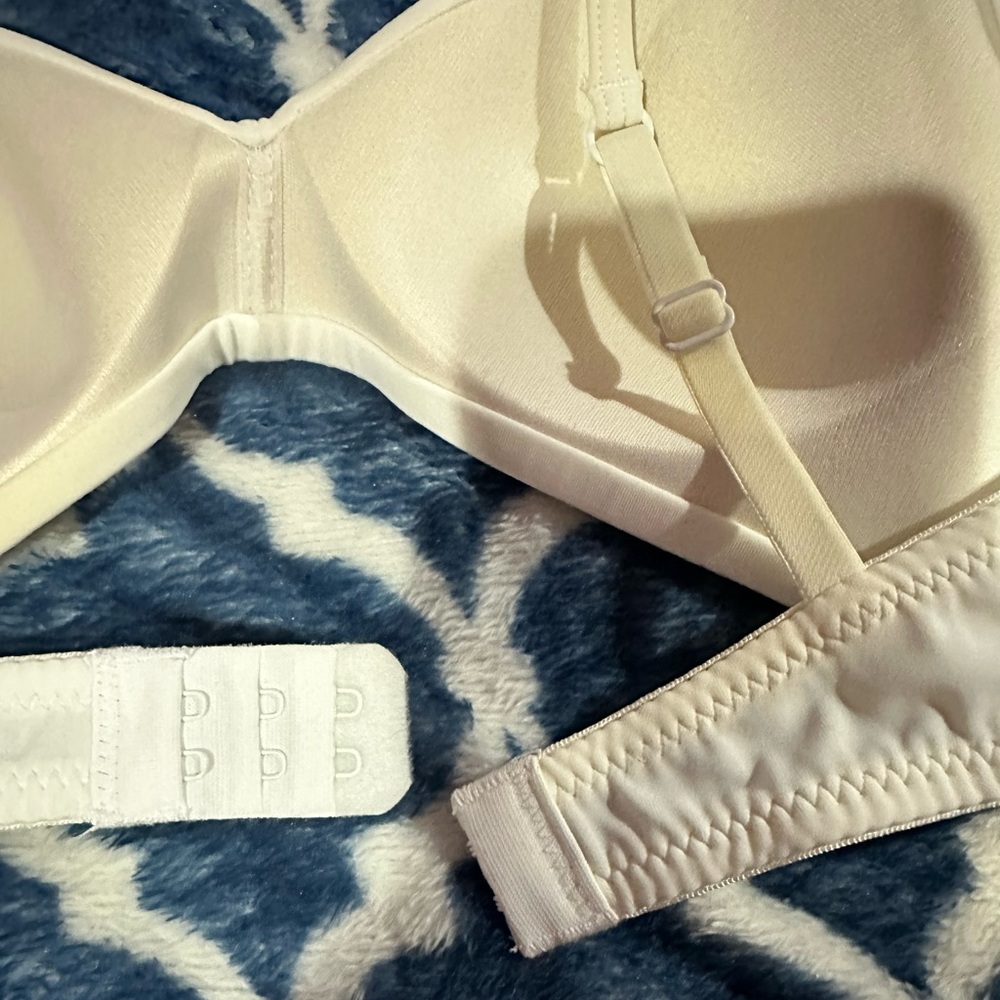 Bra - Picture 3 of 4